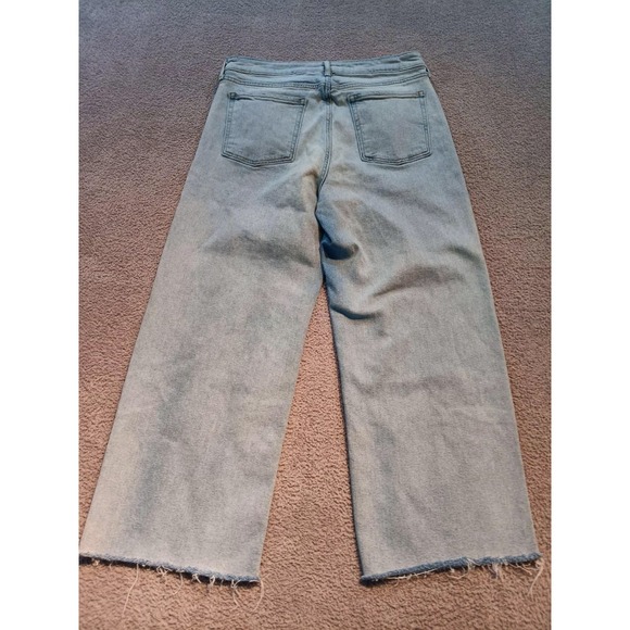 Old Navy Extra High-Rise Sky-Hi Wide-Leg Jeans Women's 12 Light Wash Raw Hem - Picture 10 of 10